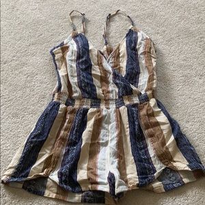 ⭐️5 for 25⭐️ O’Neill stripped romper